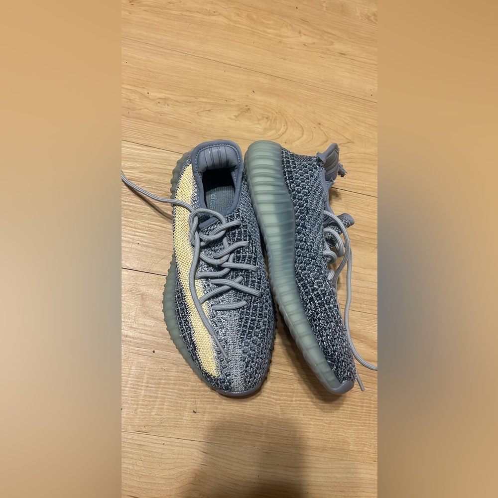 Yeezy Boost 5.5 Youth